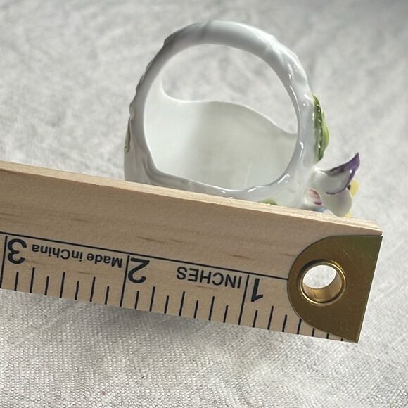 Vintage Maruri Masterpiece tiny floral bone China basket. - Picture 10 of 10